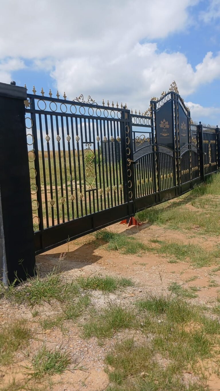 Gate